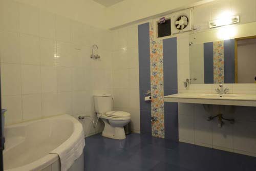 Bath TUb