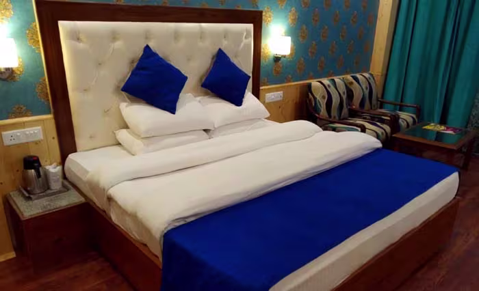 Honeymoon Suite